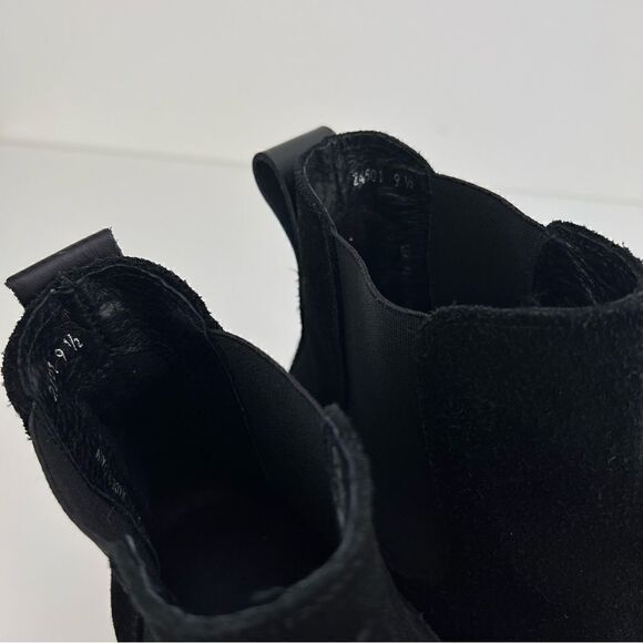 Bertuchi Black Suede Slip on Chelsea Boots - Picture 10 of 12